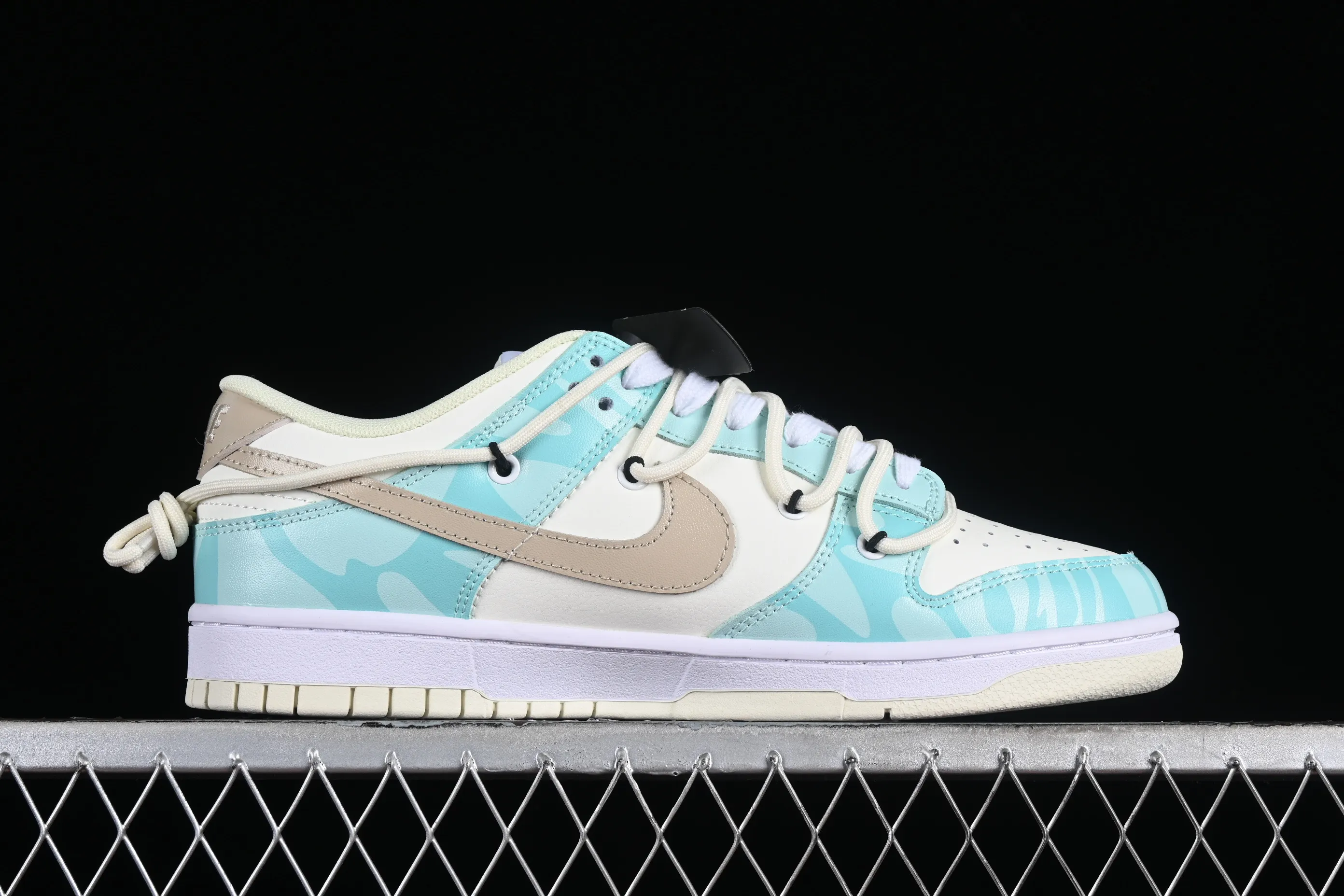 All categories Nk SB Dunk series Nk SB Dunk Low low-top sneakers Nk Dunk Low Retro Panda Prank Tiffany Green Four-leaf clover SB strap low-top casual sneakers DJ6188-100